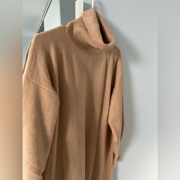 H&M Sweater Dress - Picture 8 of 10